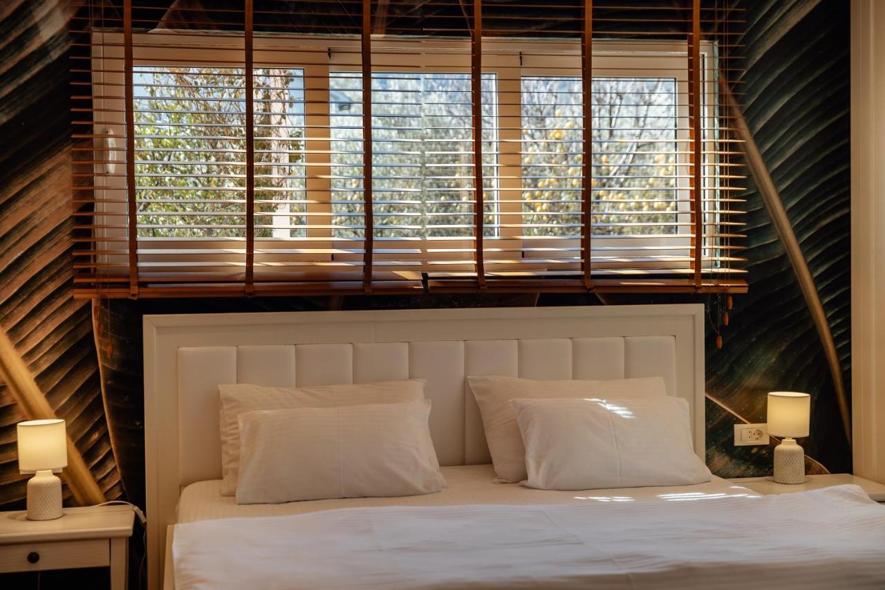 Stylish Mini-House With Garden & Beach Bijela Exterior photo