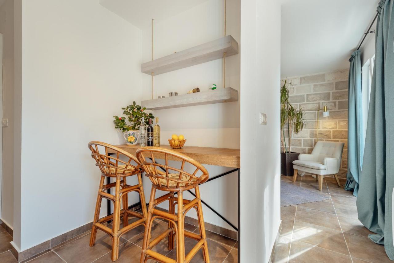 Stylish Mini-House With Garden & Beach Bijela Exterior photo
