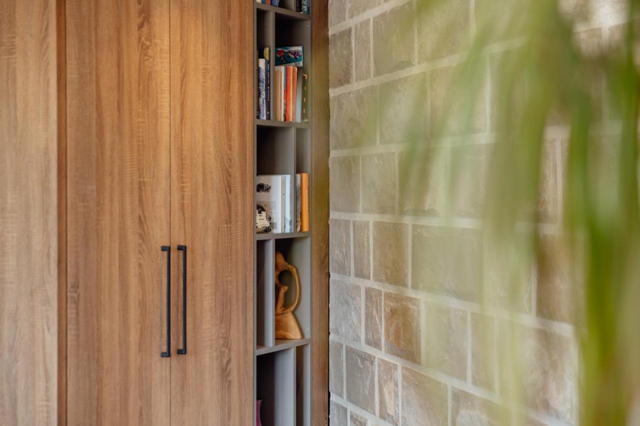 Stylish Mini-House With Garden & Beach Bijela Exterior photo